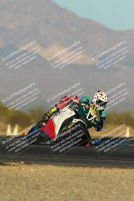 media/Dec-07-2024-CVMA (Sat) [[21c5f1ef85]]/Race 13-Amateur Supersport Middleweight/